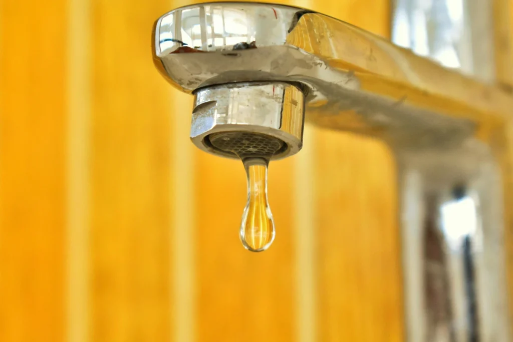 Réparer une fuite d'eau facilement